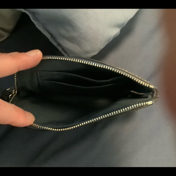 💙 EUC 💙 COACH Corner Zip Coin Case or Wristlet Blue Beach Umbrella Design⛱⛱ - Picture 5 of 7